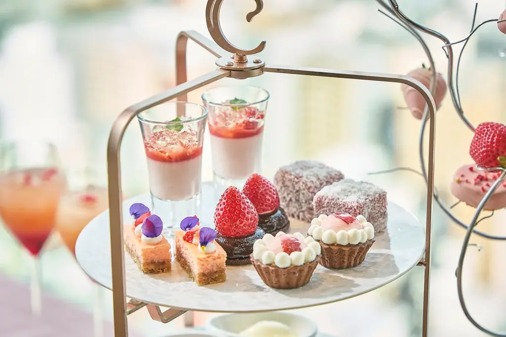 苺を堪能できる大人気のアフタヌーンティーが今年も登場！「ストロベリー＆チョコレート アフタヌーンティー」12月26日(金)より提供開始。 画像 2