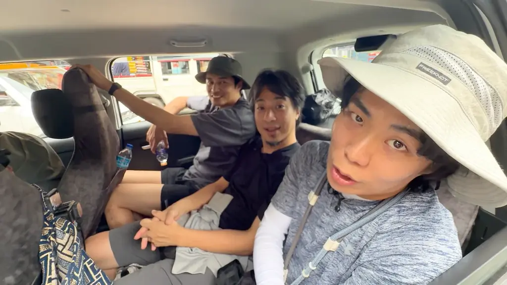 ひろゆき＆東出昌大、令和ロマン・くるまを大絶賛「神に愛されてる」「M-1二連覇を成し遂げた時代の寵児」／『世界の果てに、くるま置いてきた』ひろゆき＆東出昌大インタビューレポート 画像 4