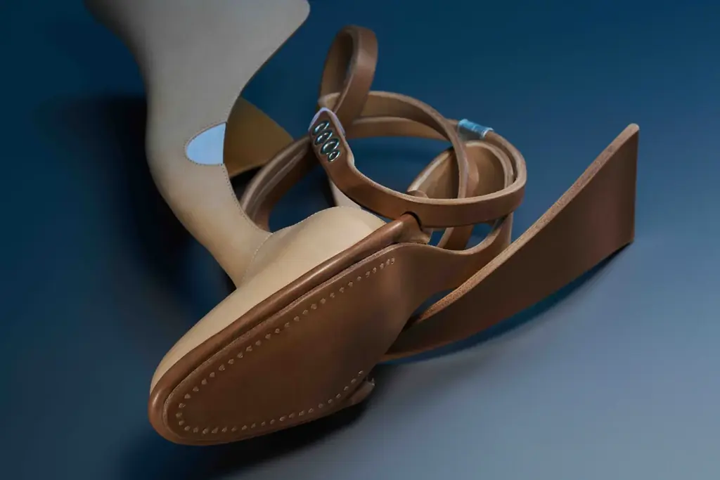 「ホルンの靴」がInternational Design Awards 2025（米国）で金賞を受賞 画像 3