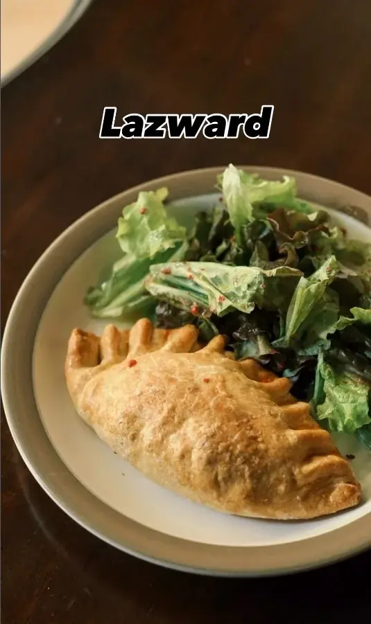 【テンポス不動産】英国の熱気と伝統の味を名古屋・東区東片端町で！仕事帰り、一人でも気軽に立ち寄れる本格ブリティッシュパブ「イギリス酒場 Lazward（ラズワード）」が誕生！ 画像 2