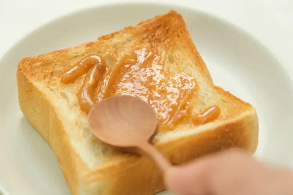 【国内流通約2％の希少な甘さ】ハンガリー産アカシア生はちみつで味わう『とろりと溶け合うピーナッツハニー』をスナックミーオンラインストアで期間限定発売 画像 1