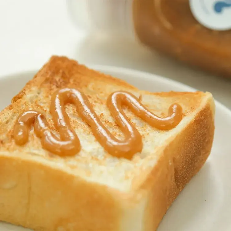 【国内流通約2％の希少な甘さ】ハンガリー産アカシア生はちみつで味わう『とろりと溶け合うピーナッツハニー』をスナックミーオンラインストアで期間限定発売 画像 2