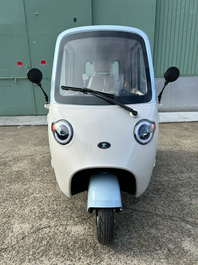 【ビークルファン】人気三輪EV、「coffret」に限定カラー2色入荷 画像 3