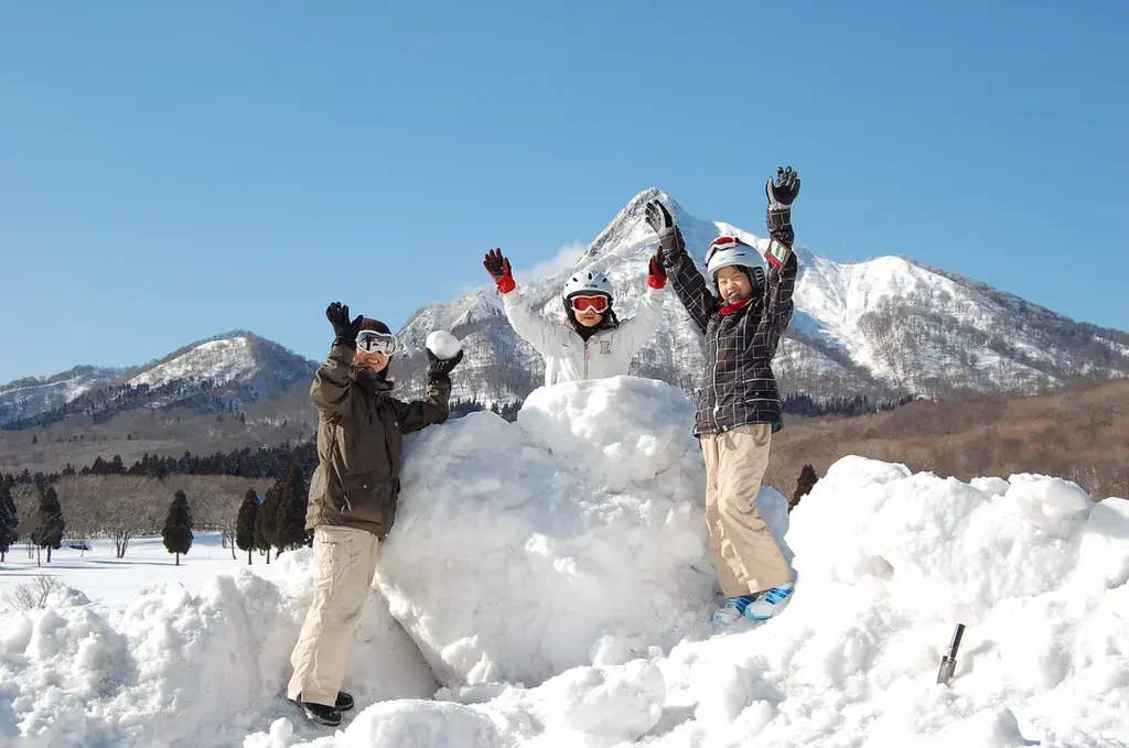西日本でもトップクラスの雪質と雪量が自慢　休暇村奥大山「鏡ヶ成（かがみがなる）スキー場」が12月20日（土）オープン　～オープン当日は運行するリフト代が無料！～ 画像 5
