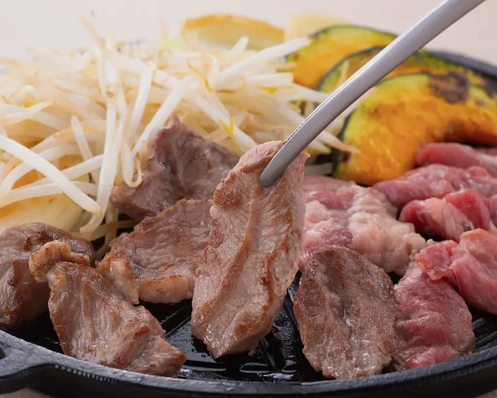 【冬だけのお楽しみ】「北海もんじゃ×鉄板焼き KIBORI」にて『生ラムジンギスカン＆もんじゃコース』が登場！ 画像 2