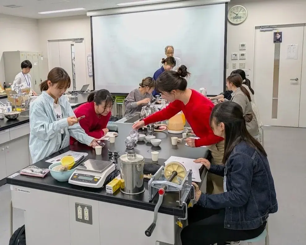 【大学生が挑む「緑茶離れ」】同志社女子大学×森半が共同開発！「スイーツ感覚」で飲める新発想のフレーバーティー2種がお茶の常識を覆す 画像 2