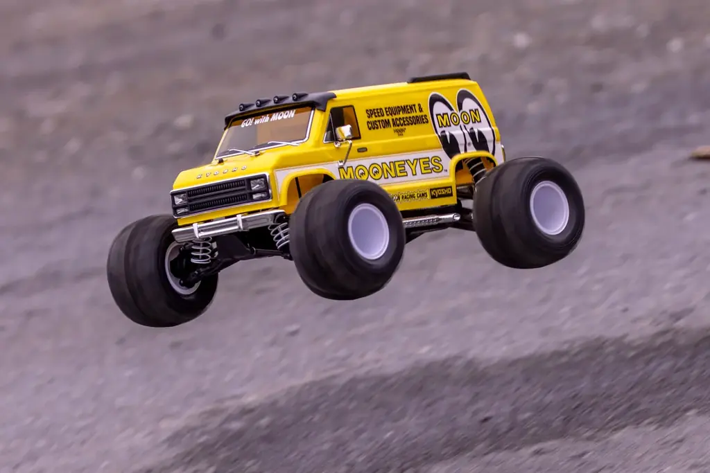 【京商】アメリカンカスタムの雄「MOONEYES」とのコラボRCカーを発売決定。アイコニックな黄色いボディを再現 画像 19