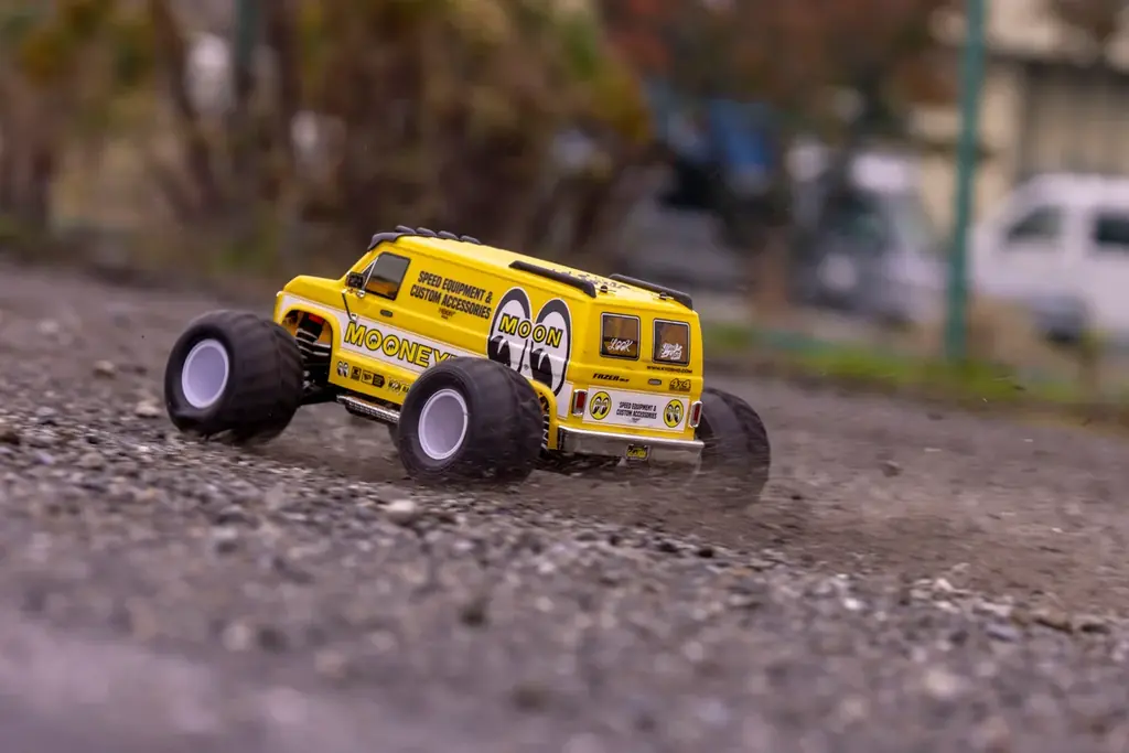 【京商】アメリカンカスタムの雄「MOONEYES」とのコラボRCカーを発売決定。アイコニックな黄色いボディを再現 画像 23