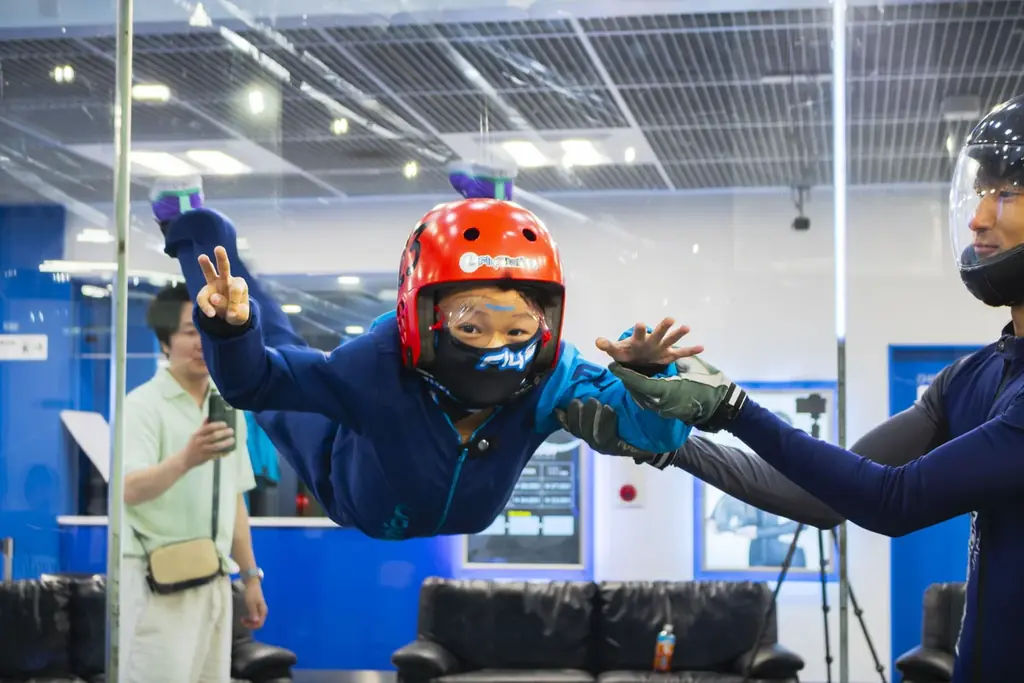 クリスマスに“空を飛ぶ夢”をプレゼント──子どもから大人まで楽しめる最大54,500円お得な体験ギフト入り福袋が12/15〜12/30の期間限定で登場！（FlyStation Japan／埼玉・越谷） 画像 3