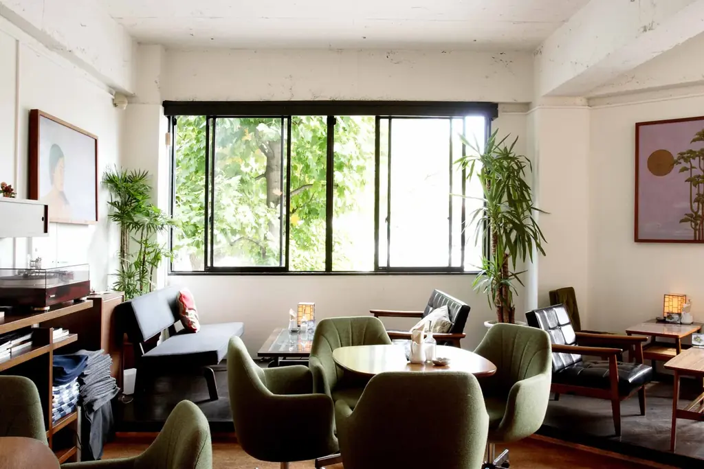 【広島・小町｜悩める大人へ贈る、ショコラとクリームチーズの甘いときめき】「café citron」より、大人のためのクリスマスケーキが12/15(月)から予約・店頭販売開始！ 画像 4