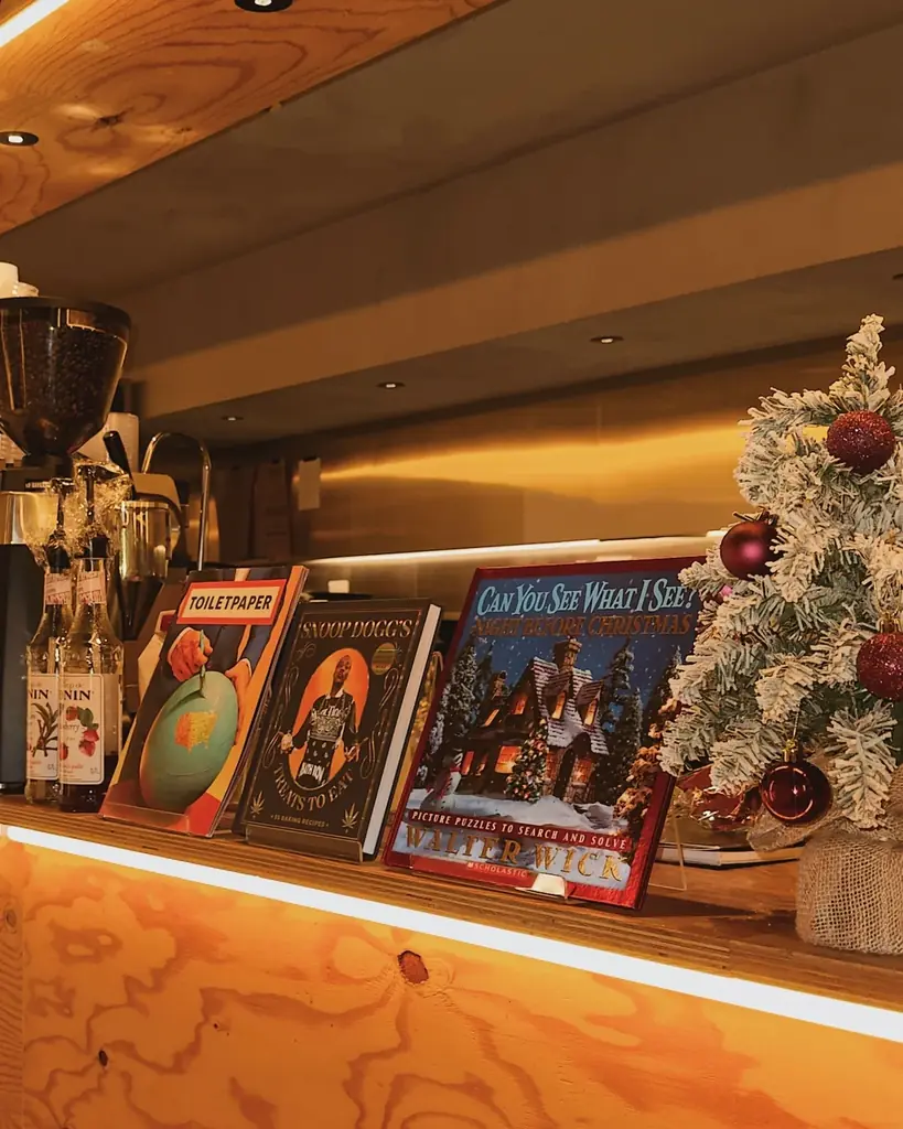 子会社アトリエブックアンドベッド、「BOOK AND BED TOKYO SHINJUKU」ホリデーシーズン限定ドリンク販売 画像 4