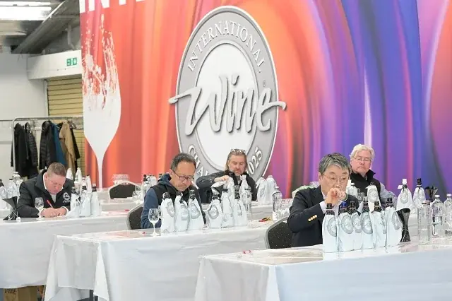 雪花ラミィと明利酒類が共同開発した「微発泡 雪夜月」がIWC2025でシルバーメダル受賞。受賞とシリーズ最高位のW快挙を記念した特別モデルが12月19日(金)17時発売！ 画像 6