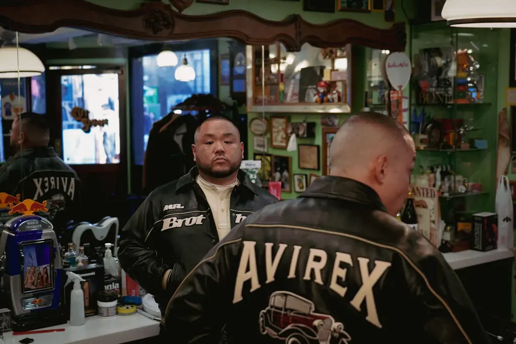 「AVIREX」より「MR.BROTHERS CUT CLUB」とのコラボレーションアイテムが発売！ 画像 1