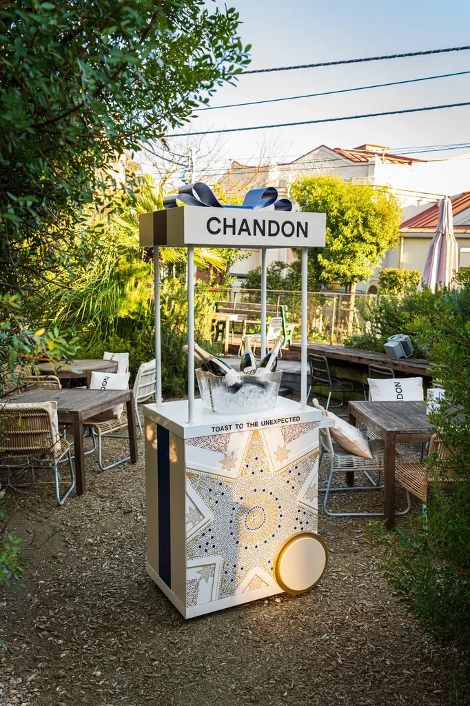 ホリデーシーズンを煌びやかに彩る「シャンドン ウィンター プロモーション」星降る夜を思わせる限定特別装飾が「AWkitchen GARDEN 鎌倉」に登場！ 画像 3