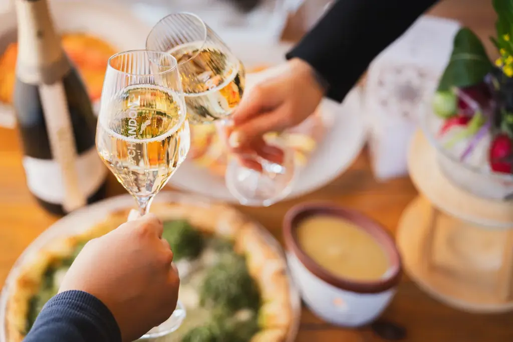 ホリデーシーズンを煌びやかに彩る「シャンドン ウィンター プロモーション」星降る夜を思わせる限定特別装飾が「AWkitchen GARDEN 鎌倉」に登場！ 画像 5