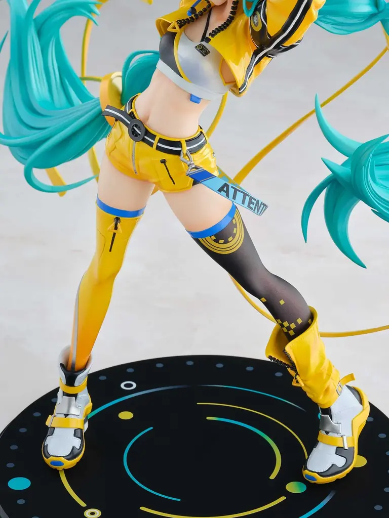 『初音ミク』が、中国向け17周年記念企画のキービジュアルVer.で1/7スケールフィギュアに！ 画像 12