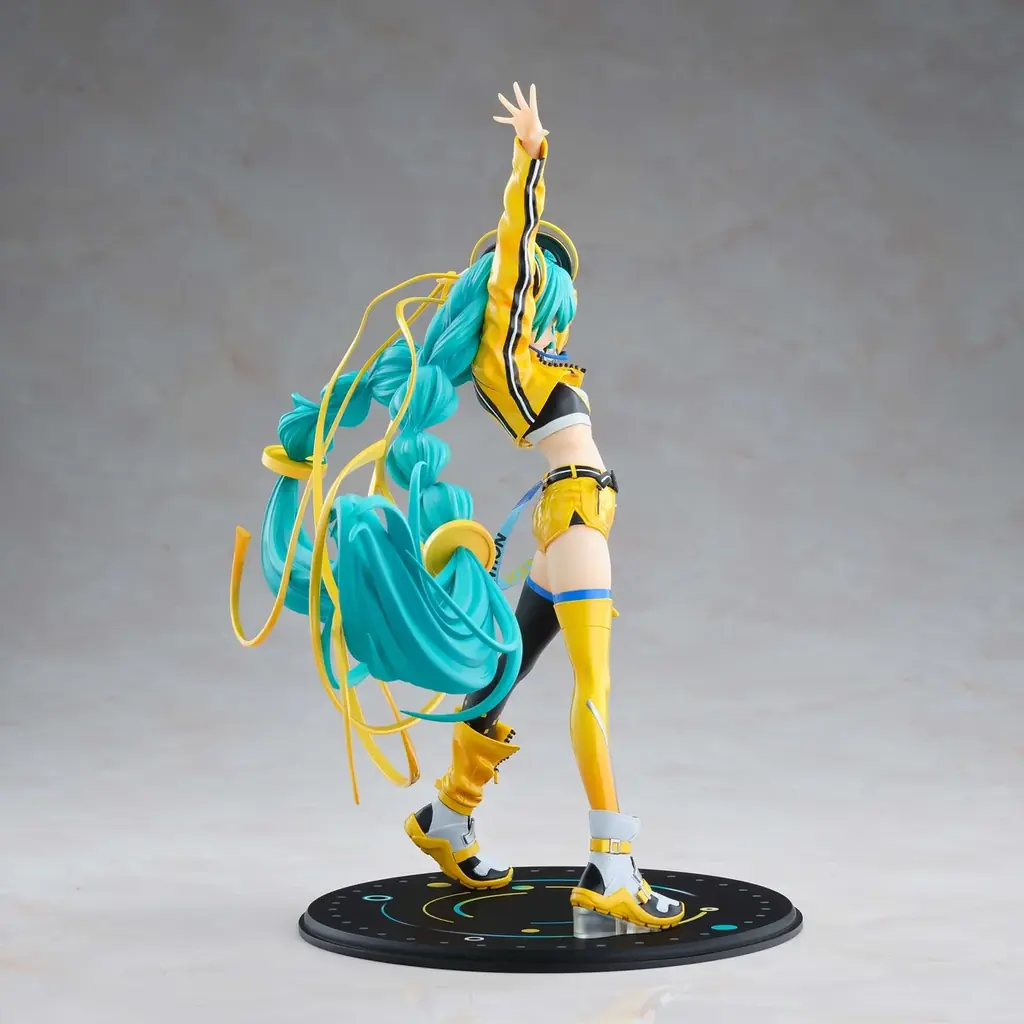 『初音ミク』が、中国向け17周年記念企画のキービジュアルVer.で1/7スケールフィギュアに！ 画像 6
