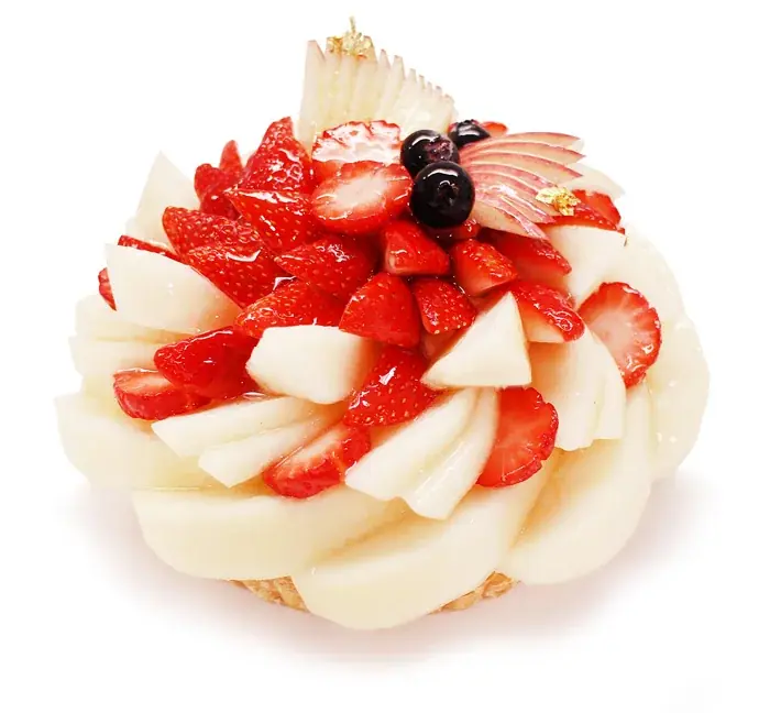 【カフェコムサ】天高く舞い上がる丹頂鶴をフルーツで表現　2026年　新春のケーキ ～いちごと洋梨のケーキ～ 画像 1