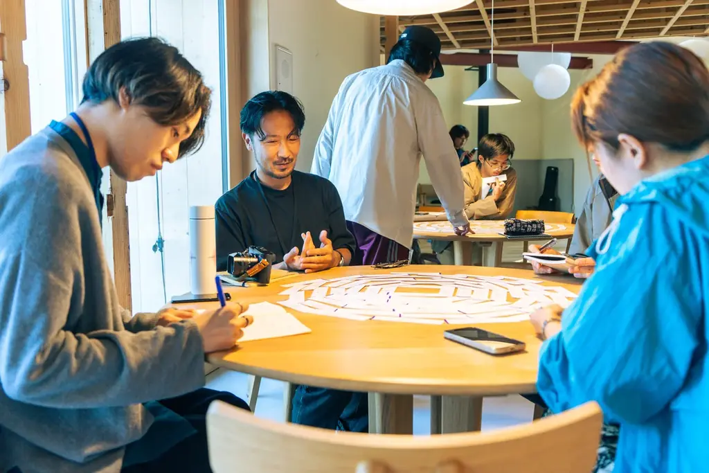 【中島岳志氏・ニールセン北村朋子氏・安斎勇樹氏・影山知明氏 が講師】無縁・過剰接続社会の時代に「つながり」を問い直す。大人のための学び舎Compath、ロングコース参加者募集中 画像 3