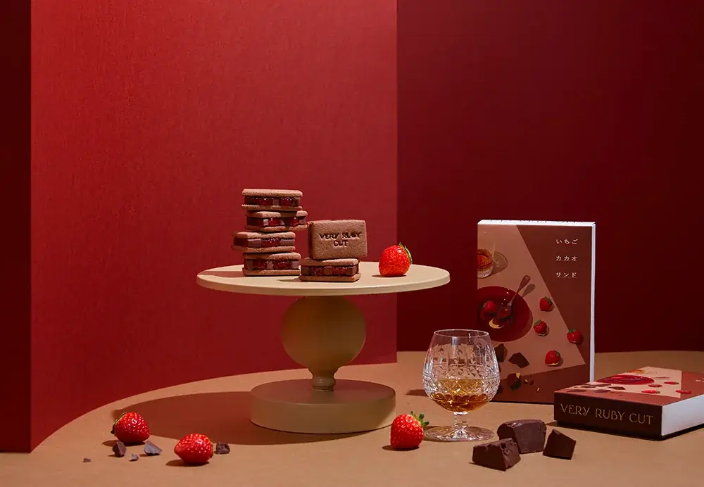 冬限定！いちごスイーツ専門店から、真っ赤ないちご×芳醇ショコラがとろけあう至福サンドが新登場【VERY RUBY CUT】 画像 2