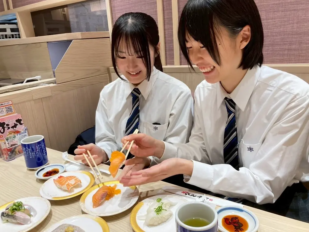 【特別育成】焼津水産高校の生徒が卵から育てたサーモンをお寿司にして地域の皆様にお届けします！淡水育ちでアニサキスの心配なし。こめ油を使ったエサで脂のり抜群＆クセの少ない味わいに！ 画像 5