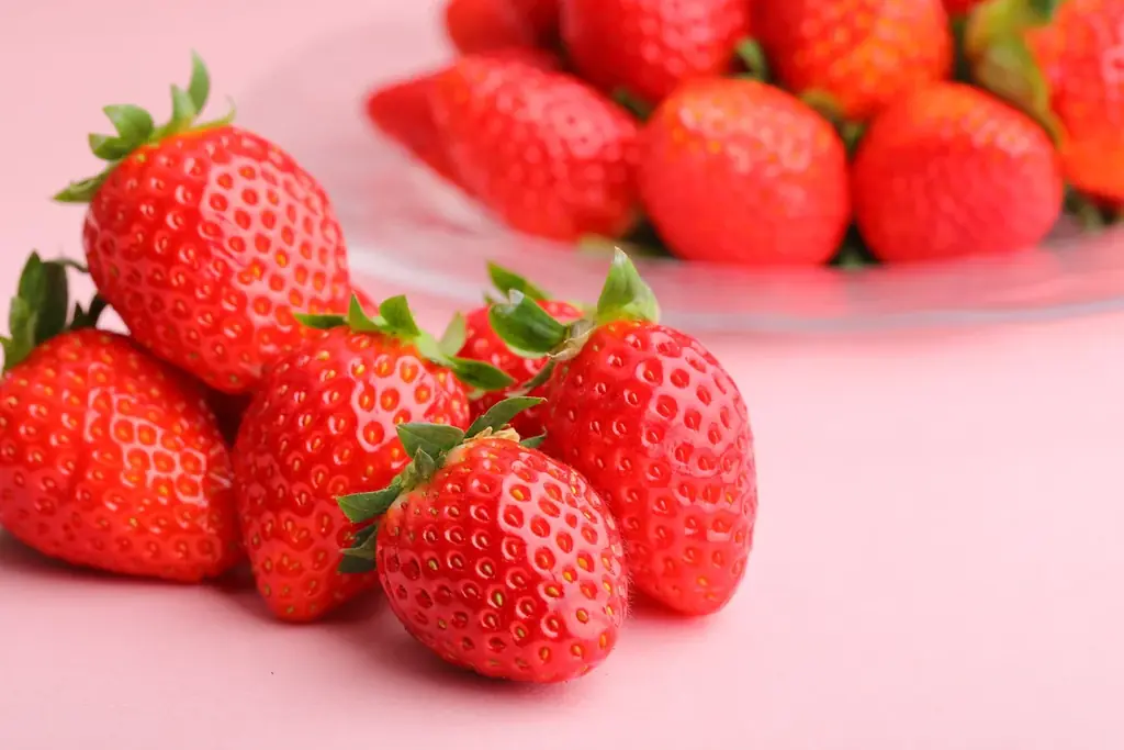 1月10日開始｜ホテルグレイスリー札幌の苺ランチ＆スイーツビュッフェ