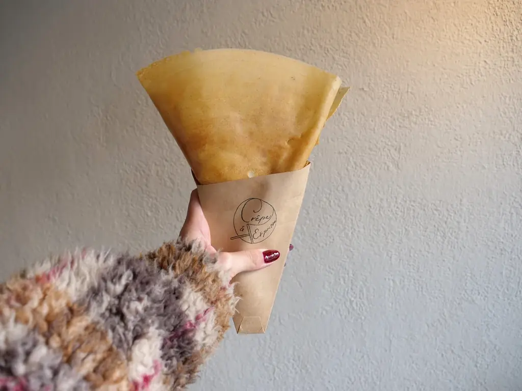 「クレープとエスプレッソと」が長野・松本に誕生！！パリパリの“黄金クレープ”と木の温もりに包まれる、ゆったり過ごせるくつろぎ空間がオープン 画像 2