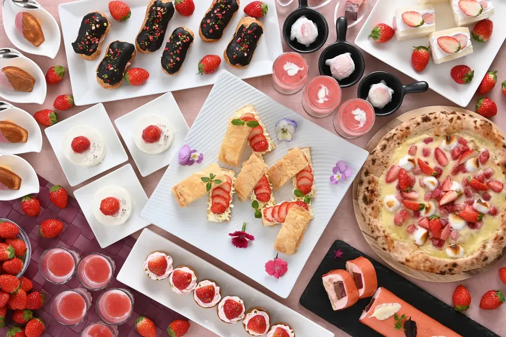 【リーガロイヤルホテル広島】苺スイーツもホテルグルメも両方味わえる『モア！苺！モア！ ランチ・ディナー＆スイーツビュッフェ』を開催 画像 1