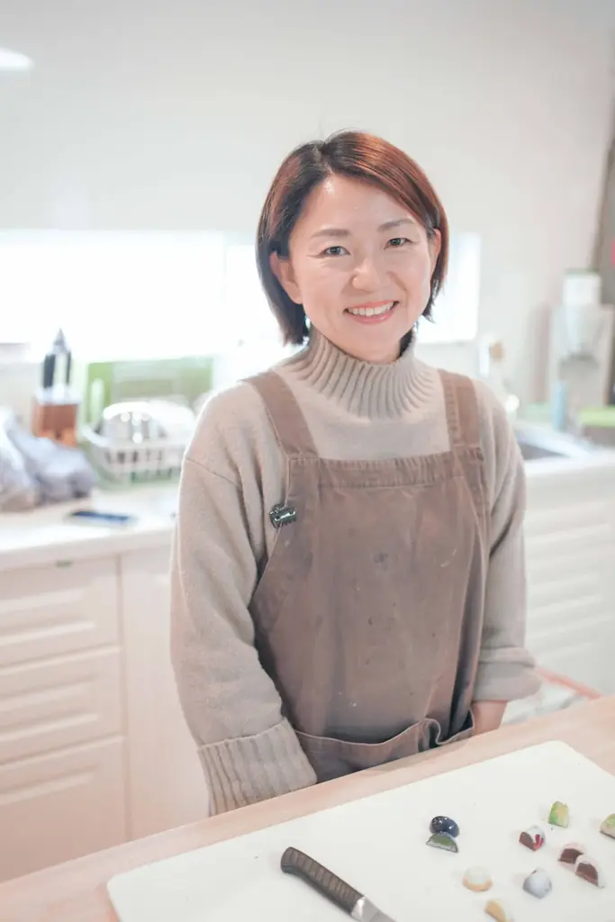 きらめく冬にとろける学び。銀座駅にチョコレートの宝石が登場 画像 3