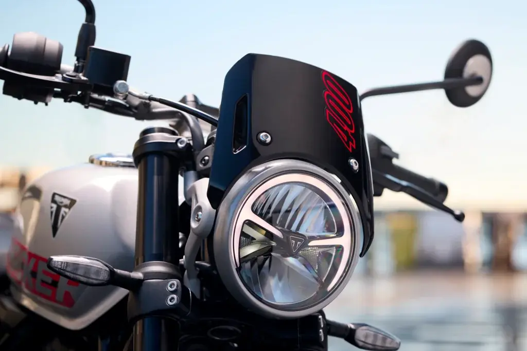 トライアンフから、遂に登場したカフェレーサーのThruxton 400。そして現代に蘇るフラットトラッカーのTracker 400がデビュー!! 画像 13