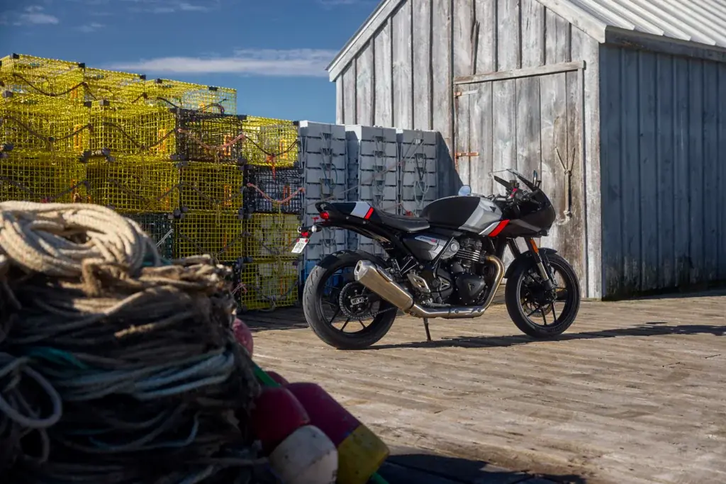 トライアンフから、遂に登場したカフェレーサーのThruxton 400。そして現代に蘇るフラットトラッカーのTracker 400がデビュー!! 画像 3