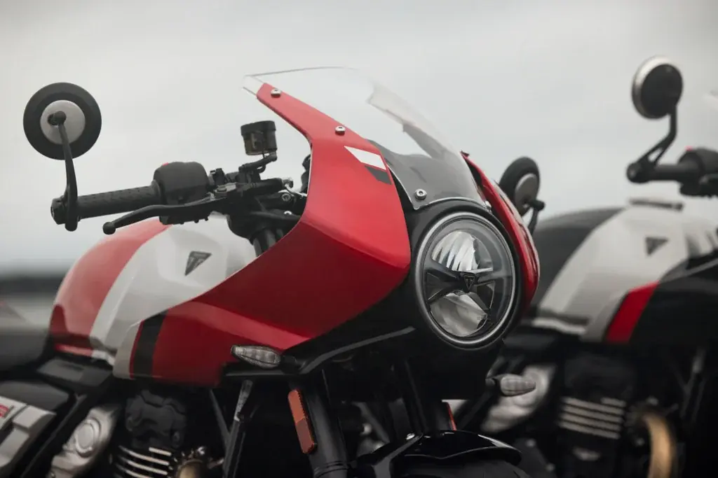 トライアンフから、遂に登場したカフェレーサーのThruxton 400。そして現代に蘇るフラットトラッカーのTracker 400がデビュー!! 画像 5