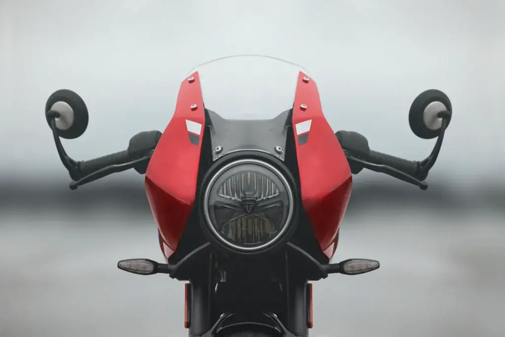 トライアンフから、遂に登場したカフェレーサーのThruxton 400。そして現代に蘇るフラットトラッカーのTracker 400がデビュー!! 画像 8