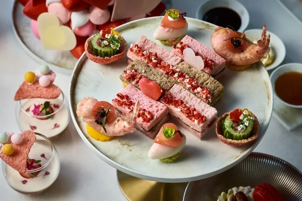 【ザ・リッツ・カールトン東京】ハートやいちごを贅沢に使用した限定アフタヌーンティーや、バレンタインギフトにぴったりなチョコレート、これから旬を迎える食材、トマトをふんだんに使用したメニューの提供を開始 画像 2