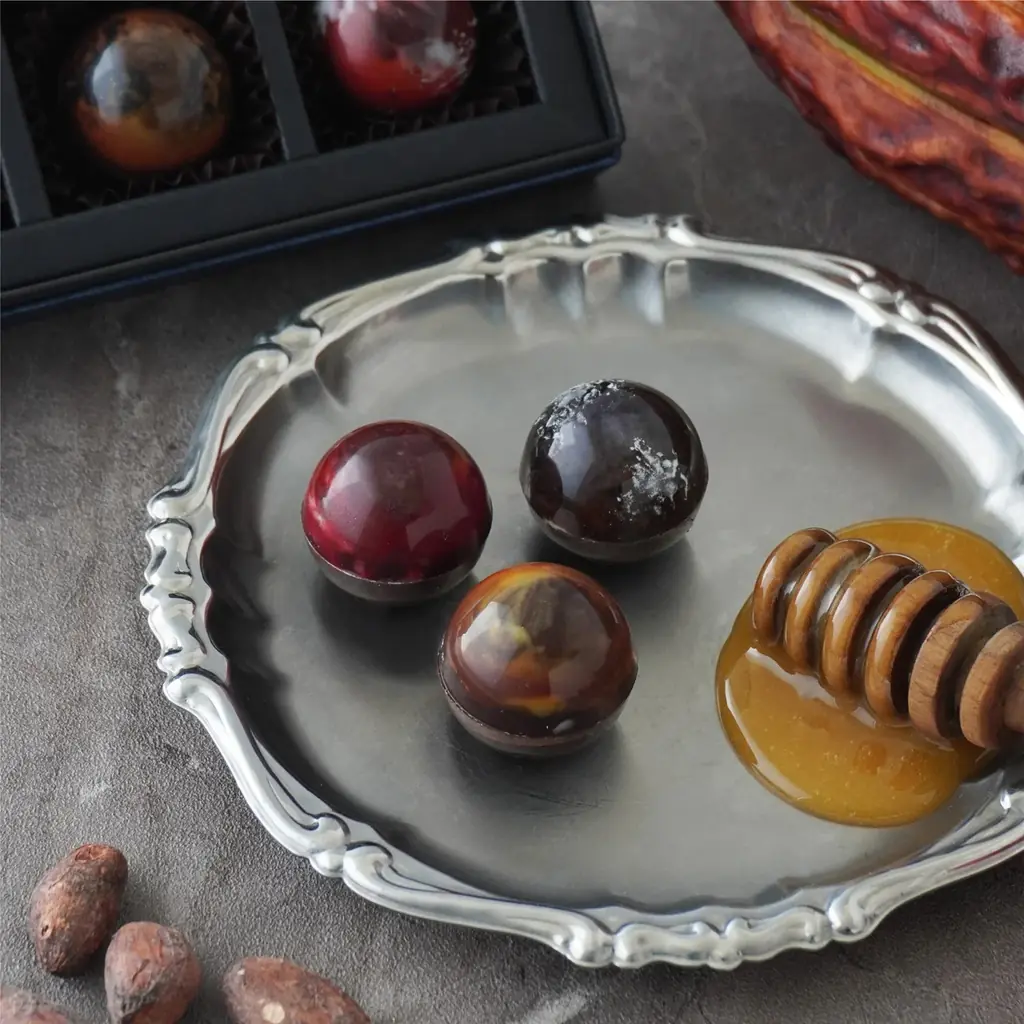 【ラベイユ】バレンタインシーズン限定！世界各国のはちみつの個性を楽しむ「はちみつボンボンショコラ」 画像 21