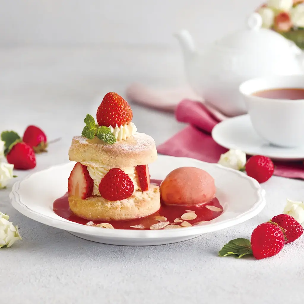 【Afternoon Tea】さくふわ食感！甘酸っぱい苺のスコーンサンドなど、苺づくしの冬限定スイーツ＆ティーを発売 画像 2