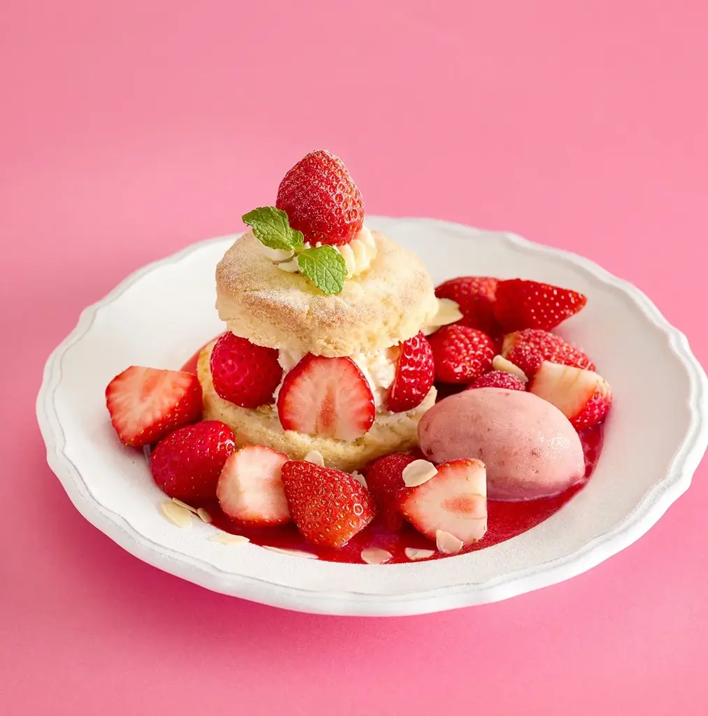 【Afternoon Tea】さくふわ食感！甘酸っぱい苺のスコーンサンドなど、苺づくしの冬限定スイーツ＆ティーを発売 画像 3