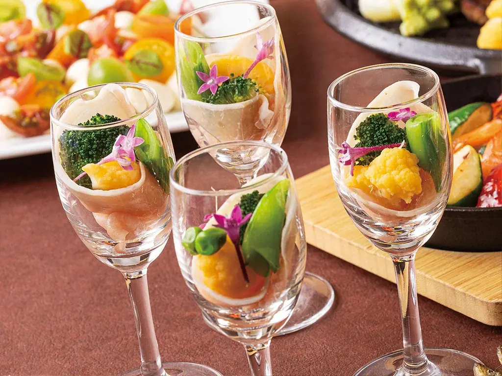 東京ベイ舞浜ホテル　ファーストリゾートが【サーロインステーキが食べ放題】ステーキ＆ストロベリースイーツ・ディナービュッフェを開催（2026年1月9日～3月15日の金・土・日曜日） 画像 9