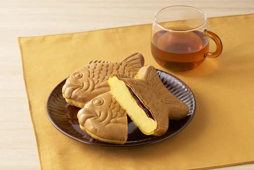 1986年の発売以来、愛され続けて40年目を迎えるロングセラー商品から新フレーバー登場『たい焼アイス　プリン』12月29日(月)新発売 画像 2