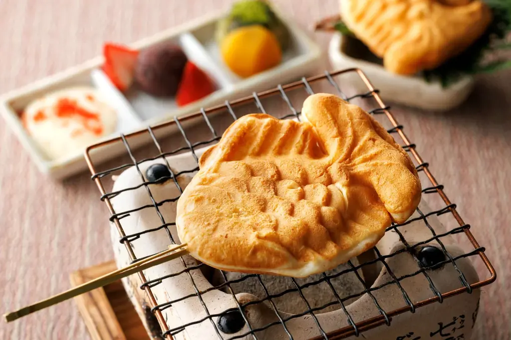 札幌エクセルホテル東急にて、苺とたい焼きの和のコラボが実現！苺一会の「和のアフタヌーンティー」1月17日（土）より期間限定で提供 画像 2