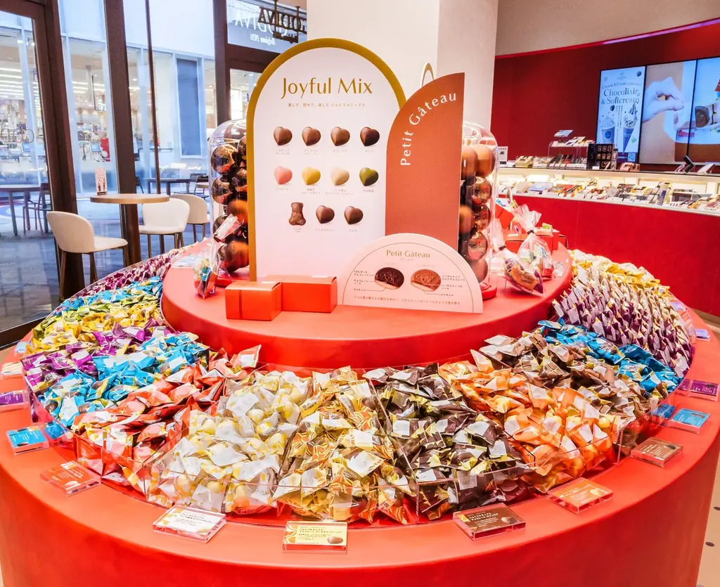 ゴディバ新スタイル店開始