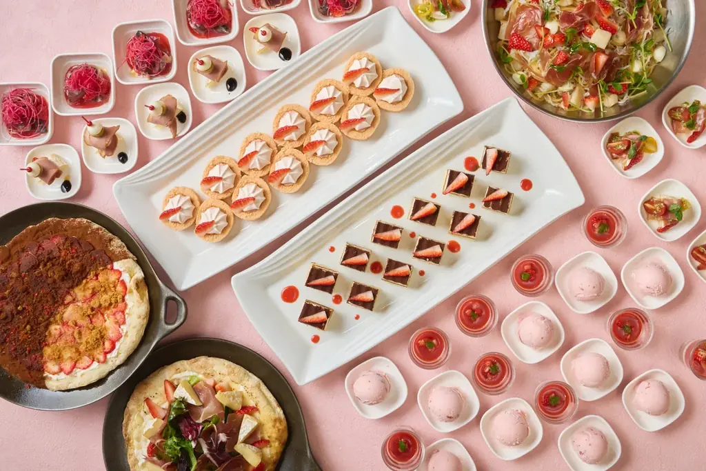 【ホテルヴィスキオ大阪】ライブキッチンのできたて肉料理といちごのスイーツ＆創作料理が楽しめる「ごほうびランチブッフェ～肉×いちご～」開催 画像 2