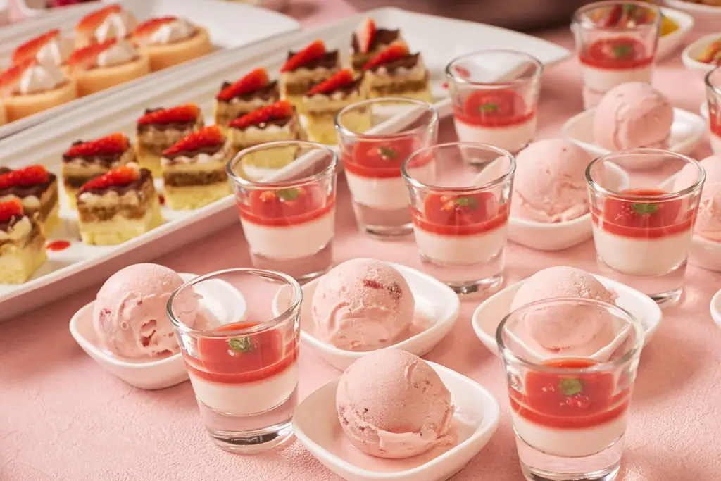 【ホテルヴィスキオ大阪】ライブキッチンのできたて肉料理といちごのスイーツ＆創作料理が楽しめる「ごほうびランチブッフェ～肉×いちご～」開催 画像 6