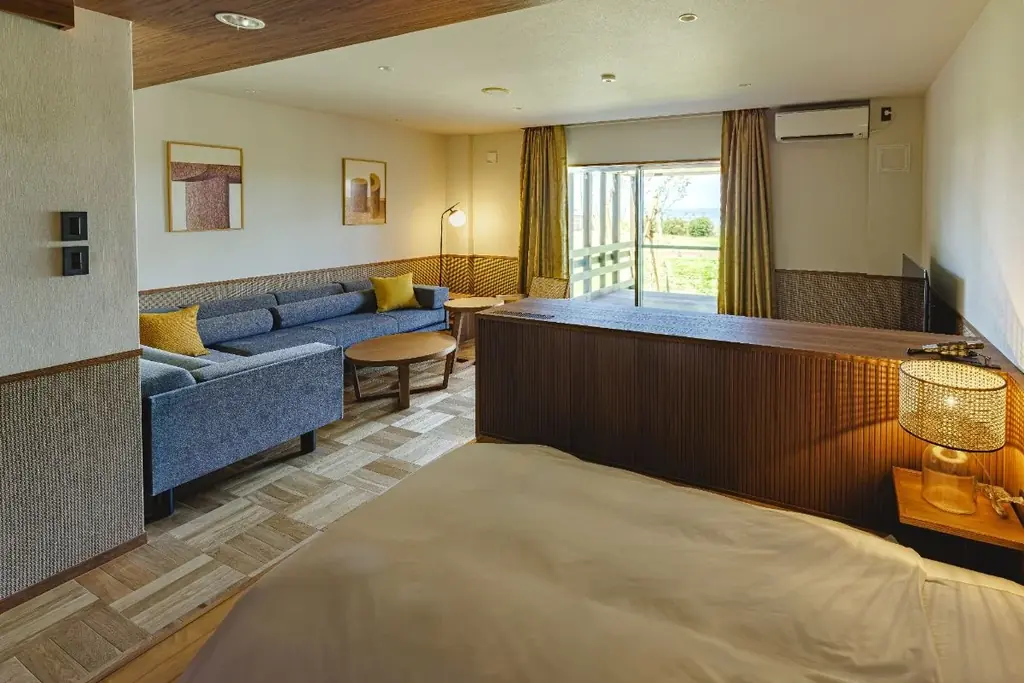 「ホテルファミリーオ館山」が全面リニューアル。館山の夕日と過ごす等身大リゾート「TAUTAU Terrace Tateyama（タウタウ テラス タテヤマ）」がオープンします。 画像 5