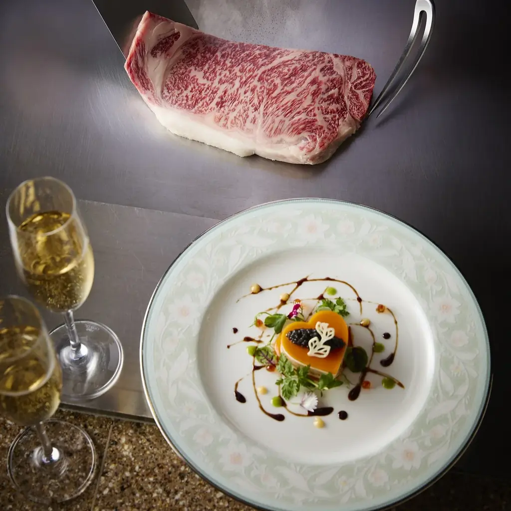 【ロイヤルパークホテル】バレンタインデートに最適な鉄板焼ペアディナーや、繊細で華やかなバレンタインギフトが登場！ 画像 1