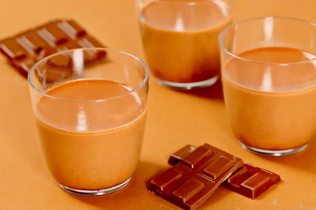 【苺×チョコプリン】“なめらかプリン”ブームの火付け役「パステル」から甘酸っぱい苺とブラウニーの甘みを楽しめる『いちごとブラウニーのプリンパフェ』が新登場！バレンタインにおすすめのショコラプリンも発売 画像 5