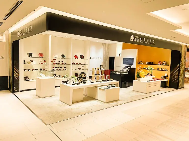 職人が手仕事で一点ずつ製作する漆器「ポケモン 干支小椀」から第3弾、新絵柄ウリムーが登場。2026年にはポニータも発売予定　1919年創業 漆器 山田平安堂より 画像 14