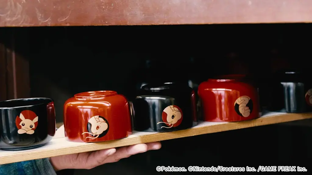 職人が手仕事で一点ずつ製作する漆器「ポケモン 干支小椀」から第3弾、新絵柄ウリムーが登場。2026年にはポニータも発売予定　1919年創業 漆器 山田平安堂より 画像 4