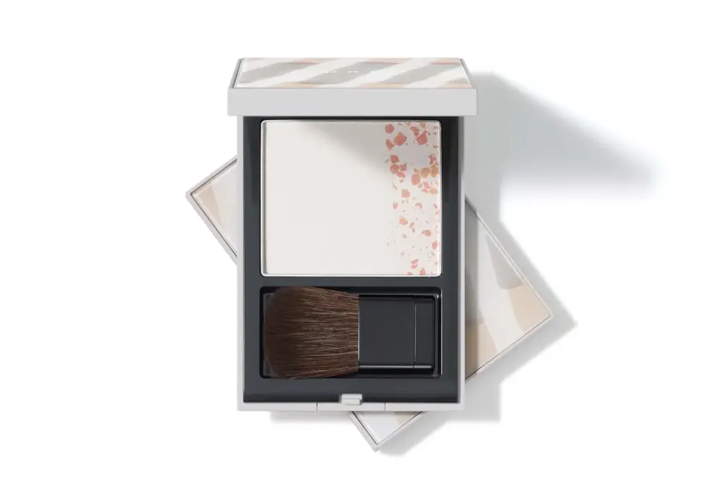 THREEから、立ち昇るリラクシーな美しさが素肌を彩る、2026 Spring Collectionが発売！ 画像 2