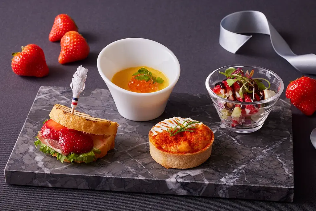 【スイスホテル南海大阪】 冬に味わう、いちごの深いおいしさ「クリムゾン ストロベリー アフタヌーンティー」2025年12月26日（金）～2026年1月31日（土）開催 画像 4